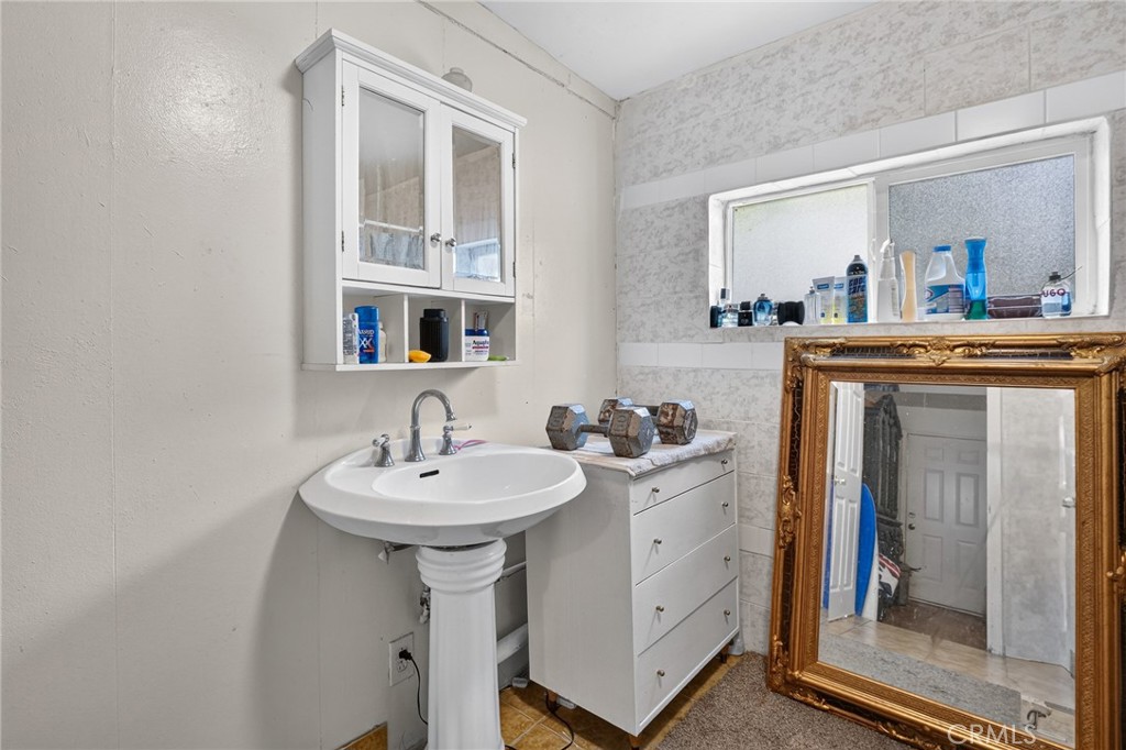 23762 Manzanita Drive Property Photo 22