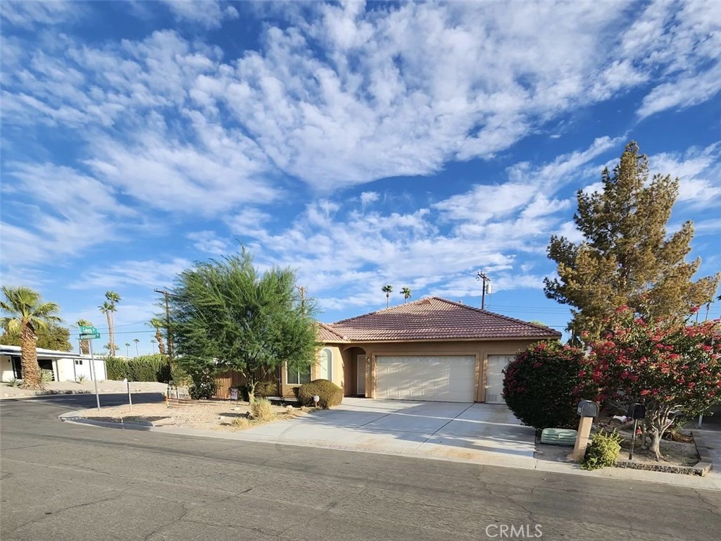 73549 Broadmoor Property Photo 1