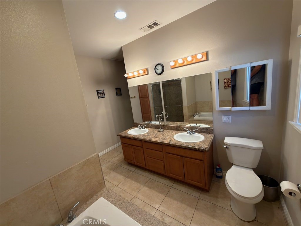 73549 Broadmoor Property Photo 14