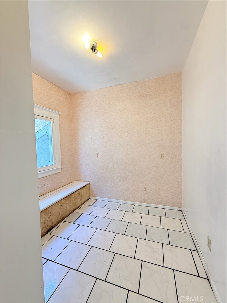 27276 Main Property Photo 8