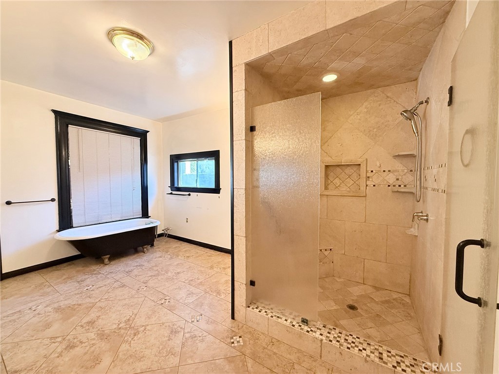 27276 Main Property Photo 9