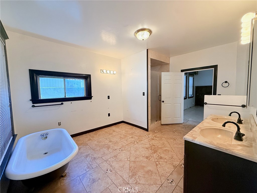 27276 Main Property Photo 10