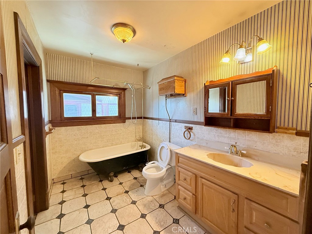 27276 Main Property Photo 18