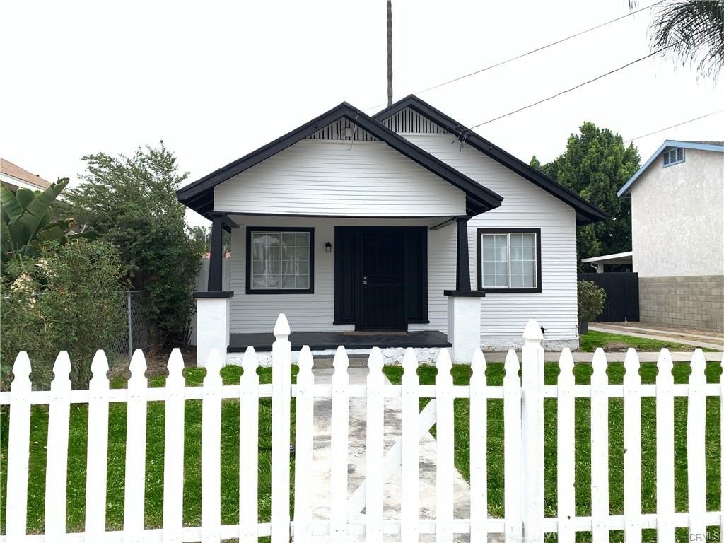 1376 Birch St. Property Photo 1