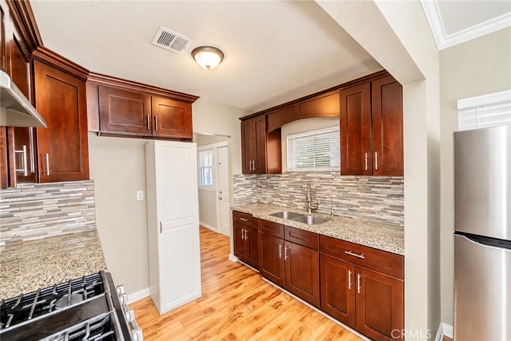 1376 Birch St. Property Photo 14