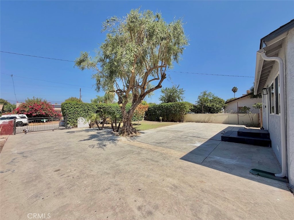 1695 Gould Property Photo 4