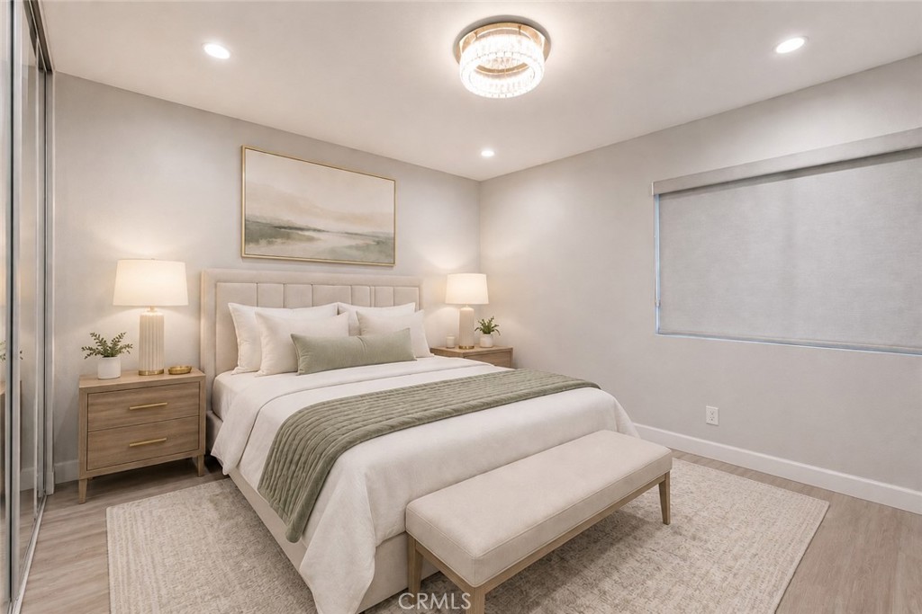 127 W Glaucus Street B Property Photo 16