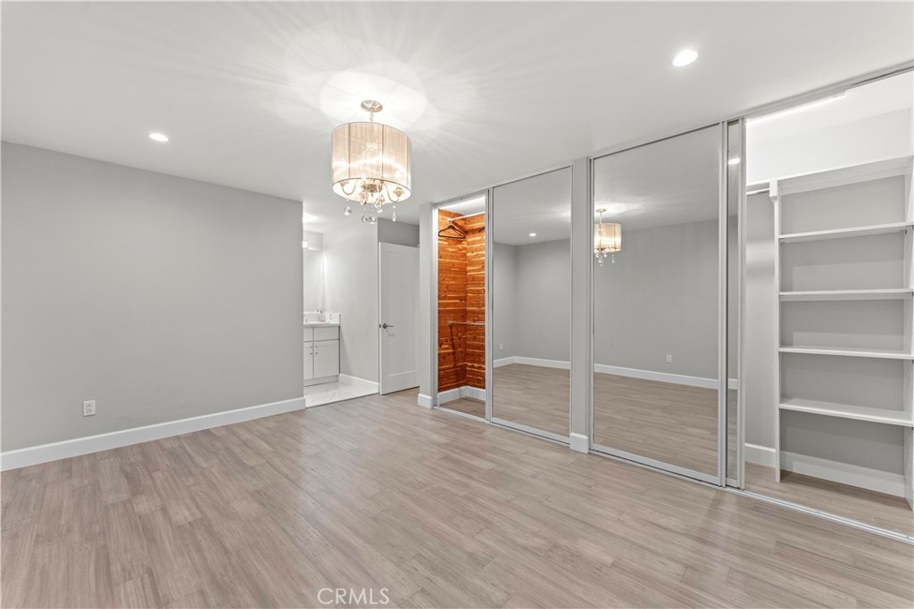 127 W Glaucus Street B Property Photo 19