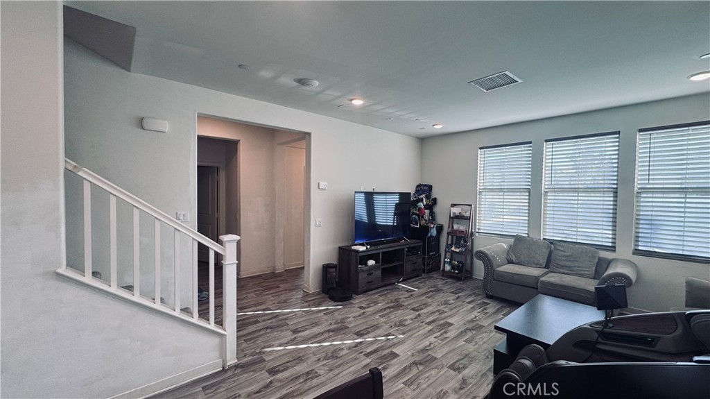 3249 E Butterfly Property Photo 7