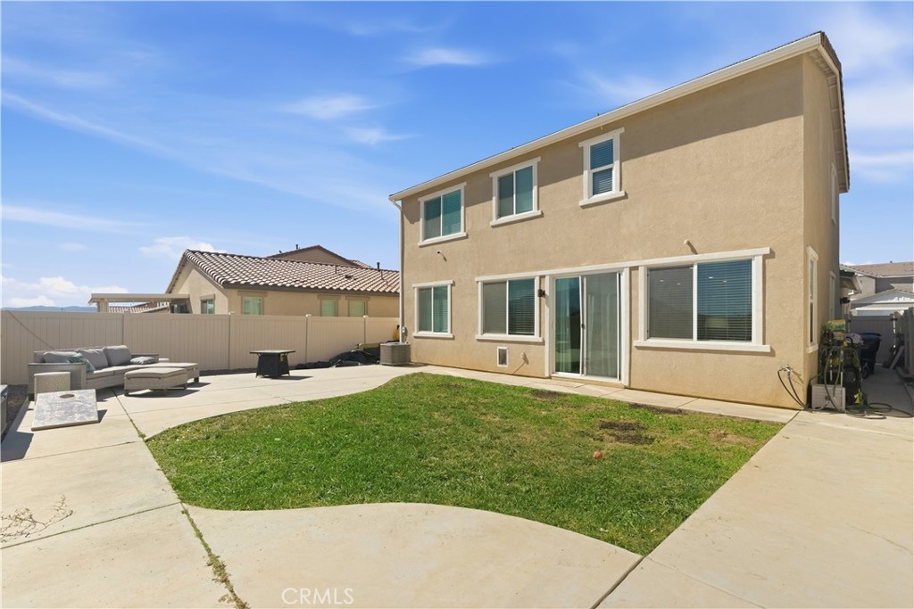 1516 Redbud Avenue Property Photo 3