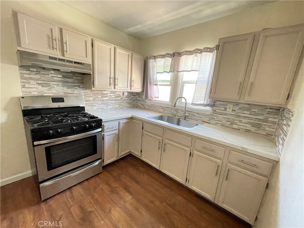 421 E F Street A Property Photo 5