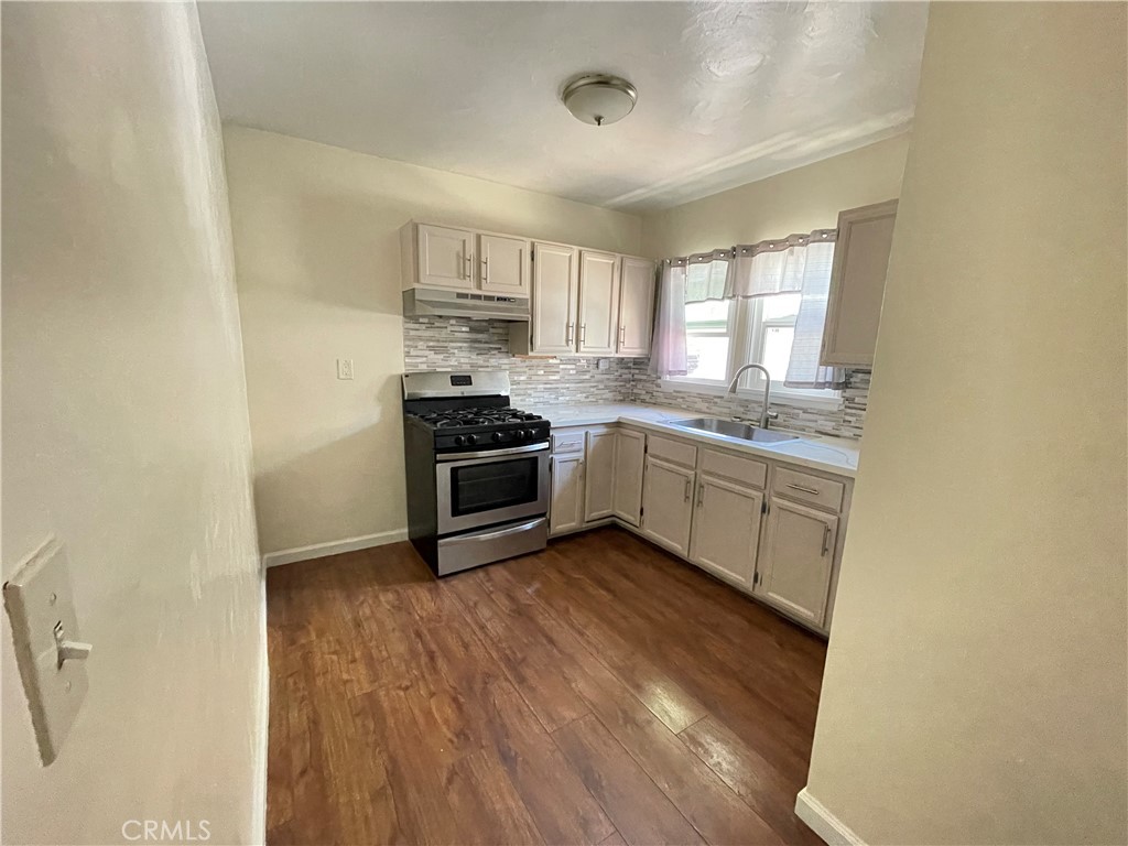 421 E F Street A Property Photo 6