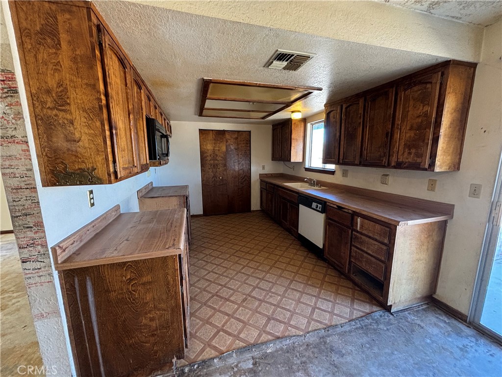 15788 Lindero Property Photo 5