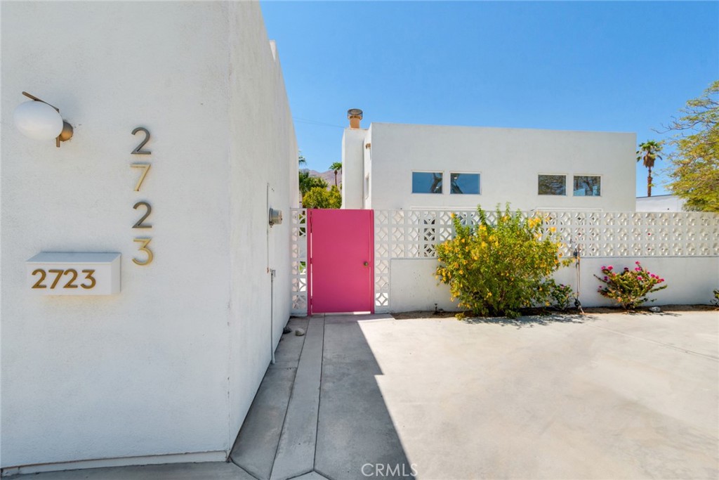 2723 N Junipero Property Photo 24