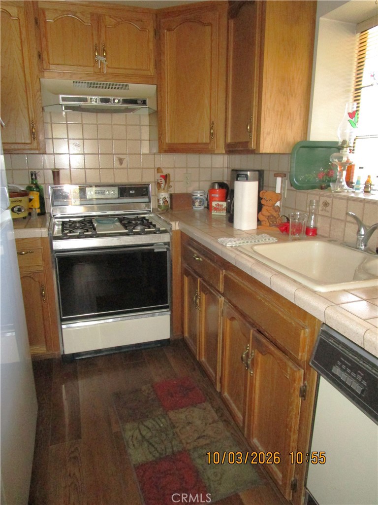 1102 W Fairway Property Photo 32