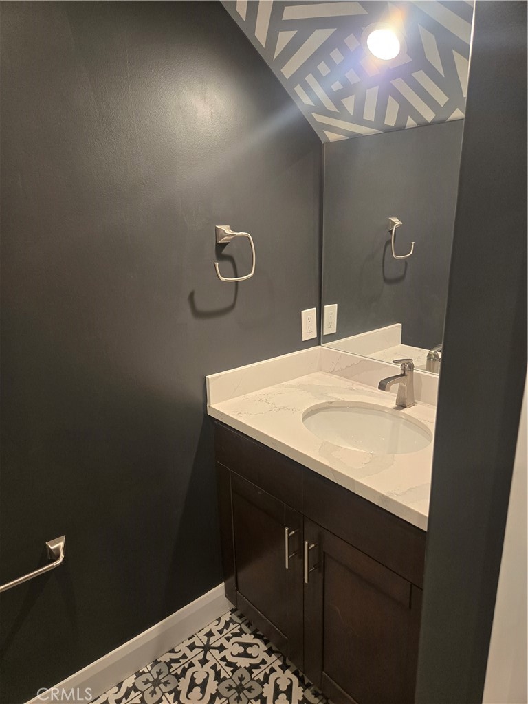 16408 Valencia Property Photo 10
