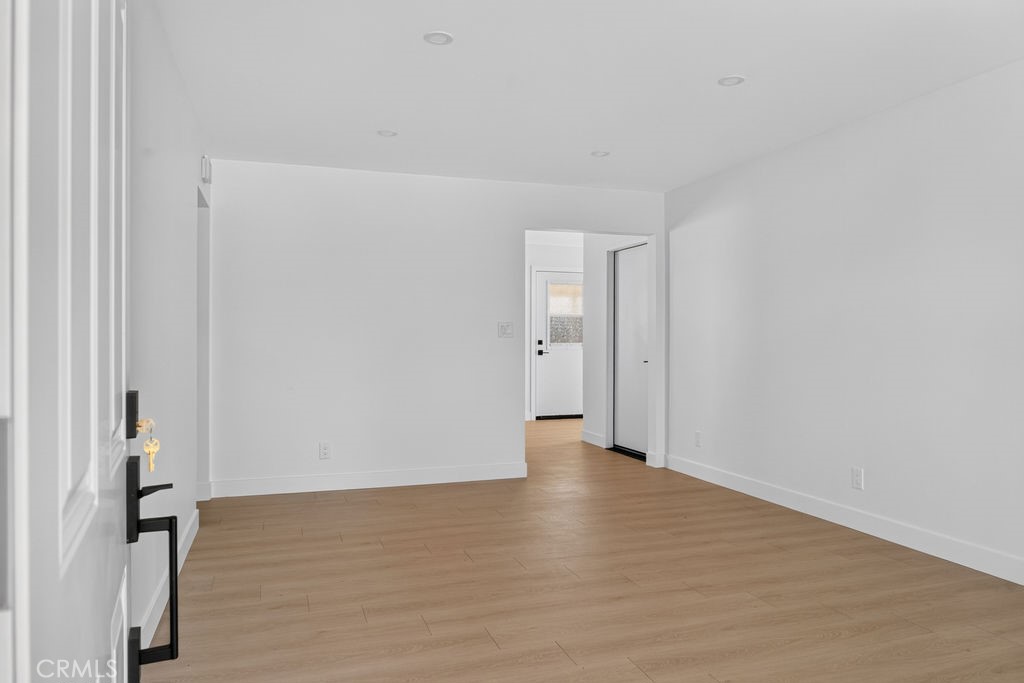 18806 Cairo Property Photo 8