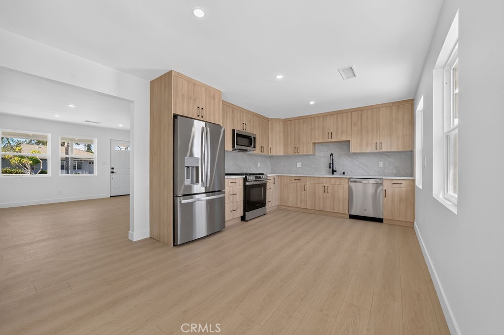 18806 Cairo Property Photo 14