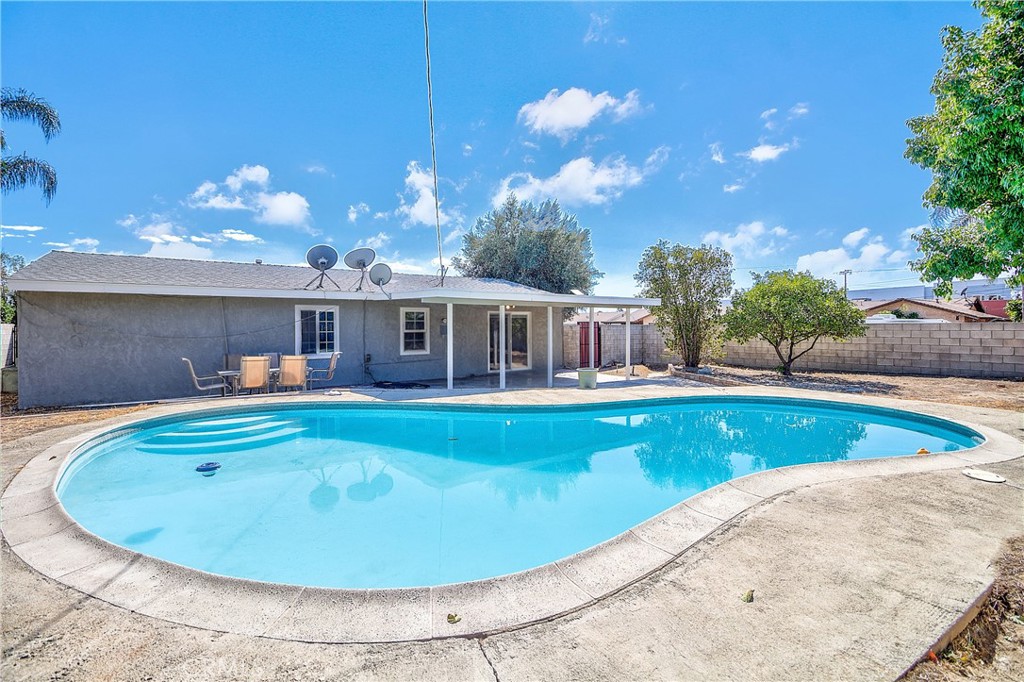 10943 Lansford Property Photo 4