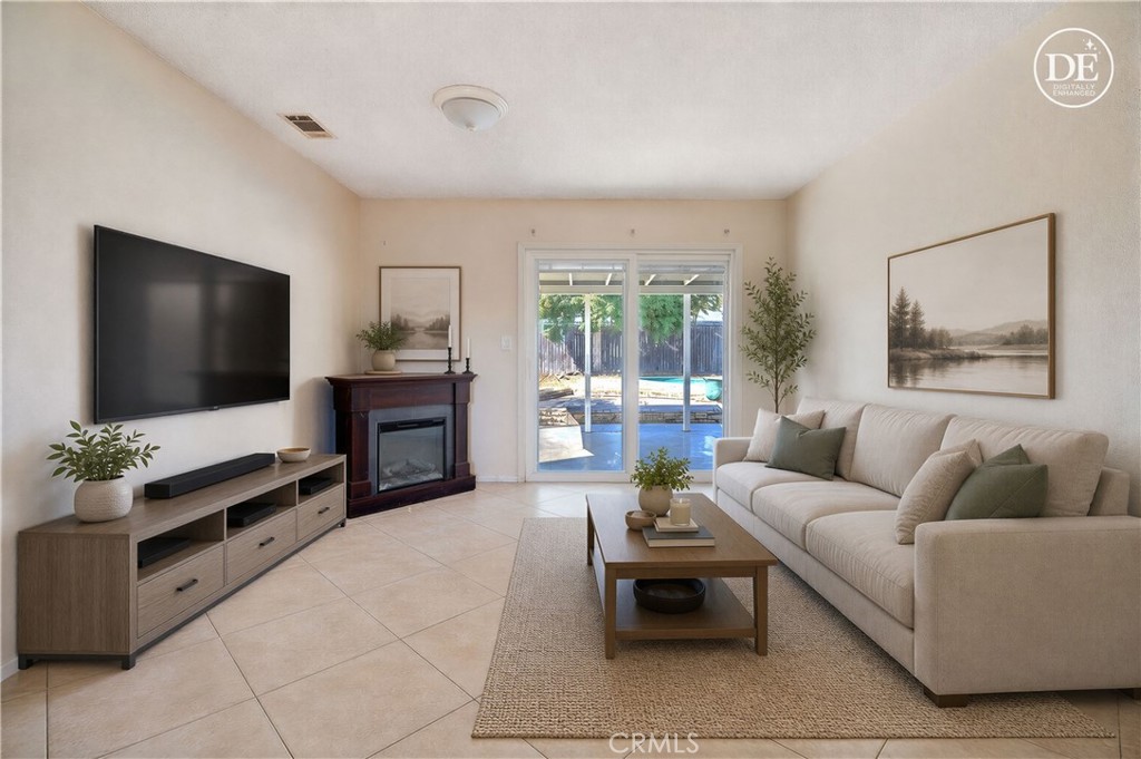 10943 Lansford Property Photo 8
