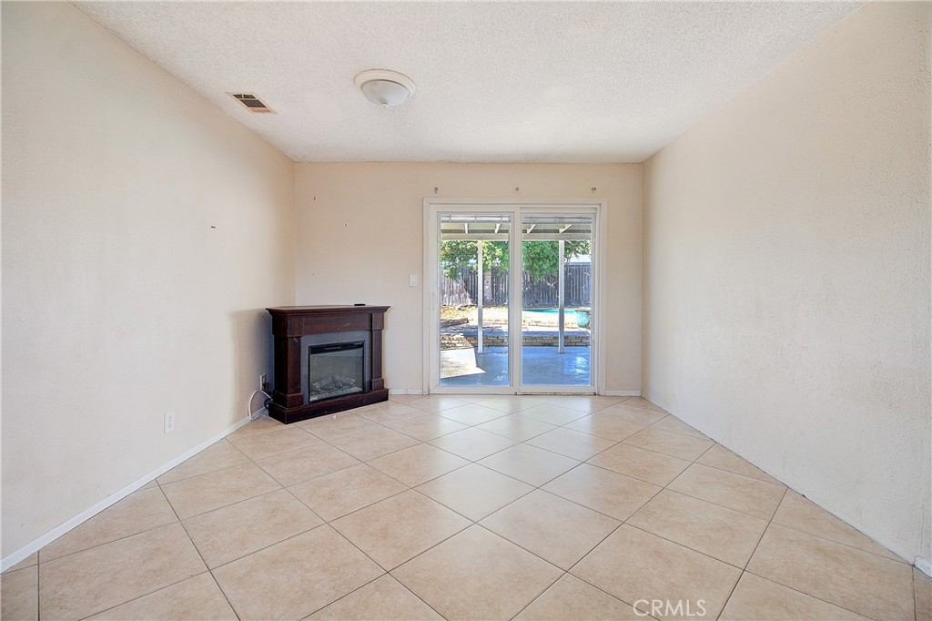 10943 Lansford Property Photo 9