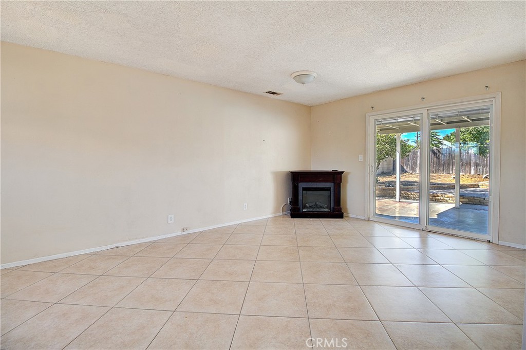 10943 Lansford Property Photo 11