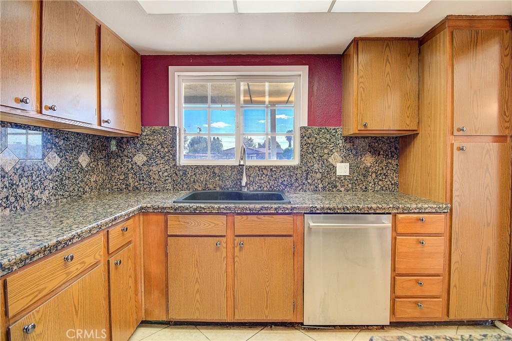 10943 Lansford Property Photo 18