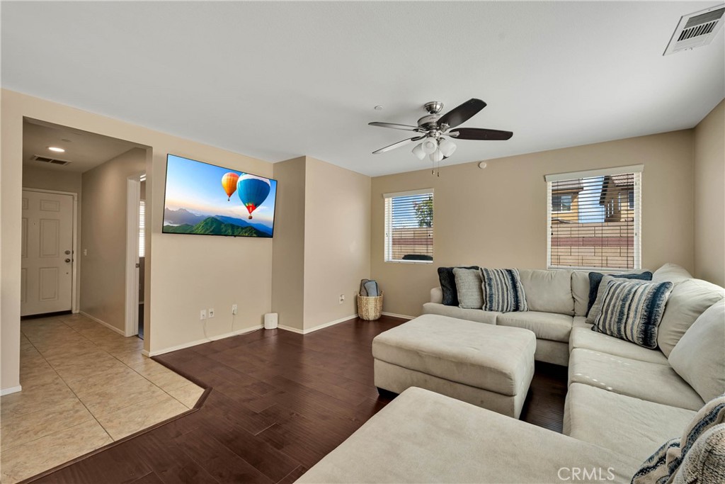 1445 Chinaberry Property Photo 9