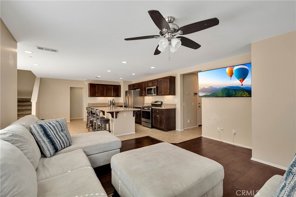 1445 Chinaberry Property Photo 10