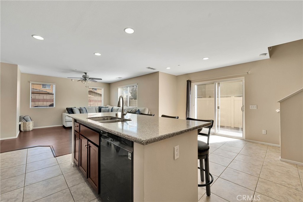 1445 Chinaberry Property Photo 14