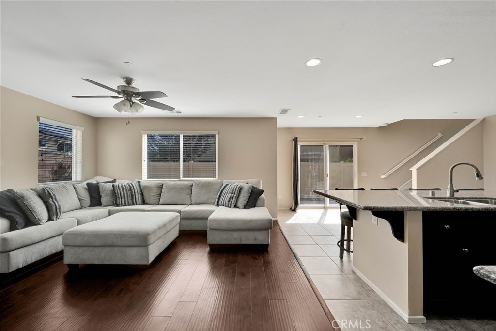 1445 Chinaberry Property Photo 15