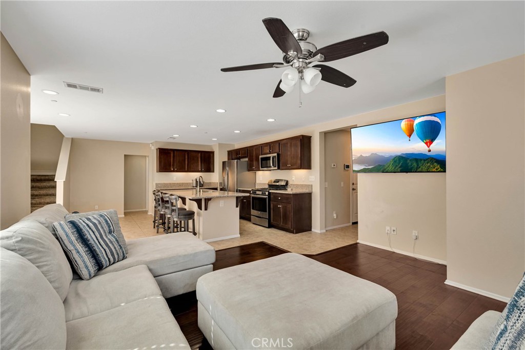 1445 Chinaberry Property Photo 19