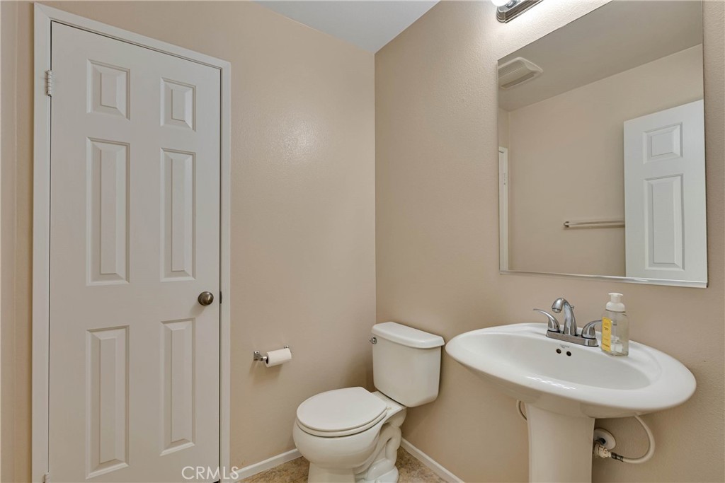 1445 Chinaberry Property Photo 30