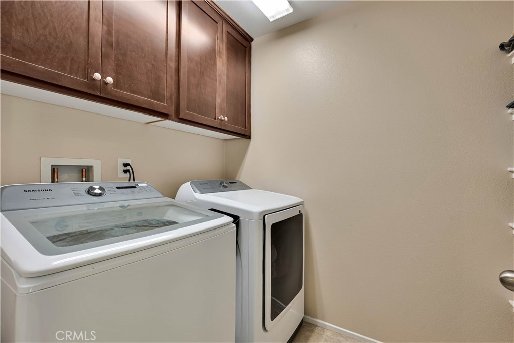 1445 Chinaberry Property Photo 32