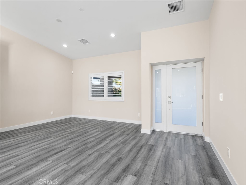 8576 Warwick Property Photo 11