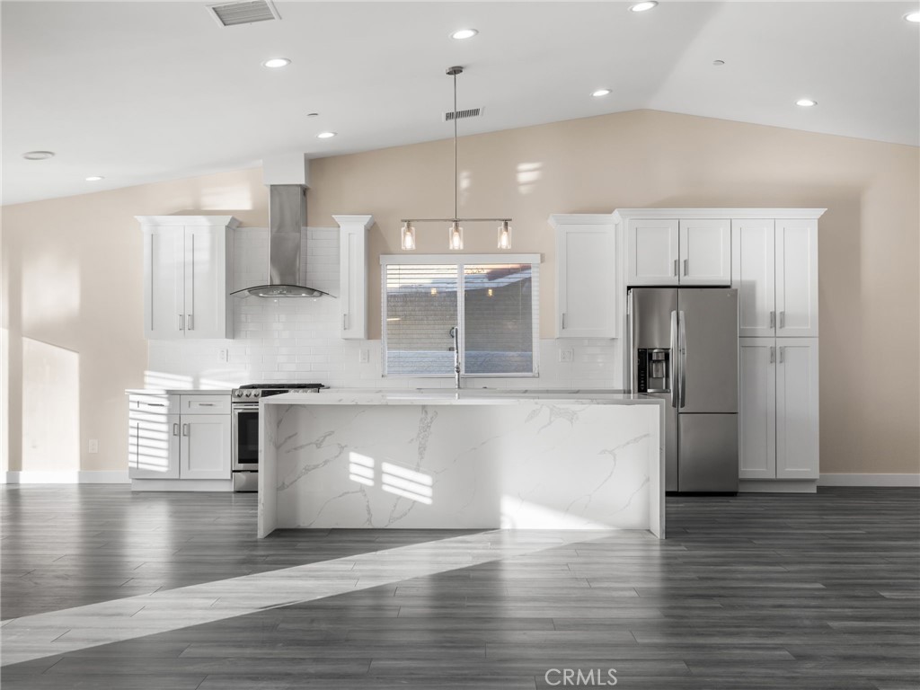 8576 Warwick Property Photo 12