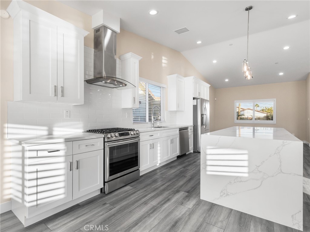8576 Warwick Property Photo 15