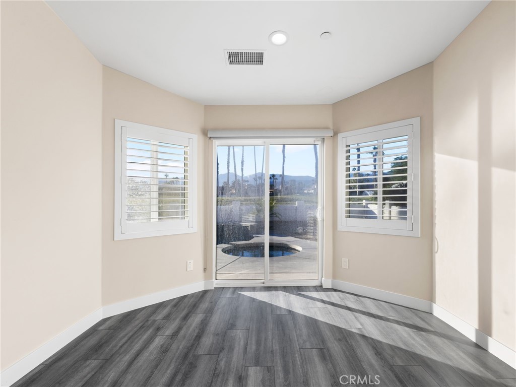 8576 Warwick Property Photo 18