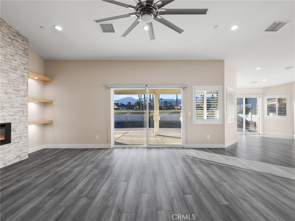 8576 Warwick Property Photo 21