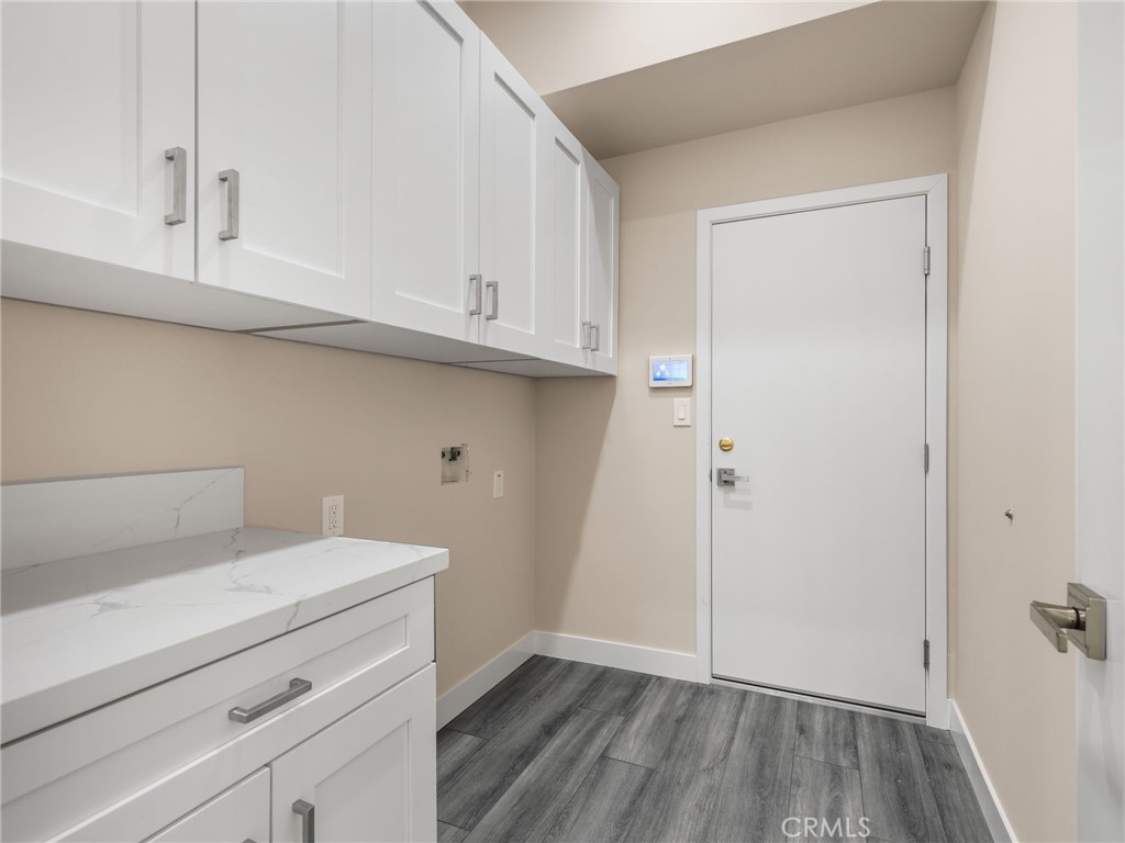 8576 Warwick Property Photo 24