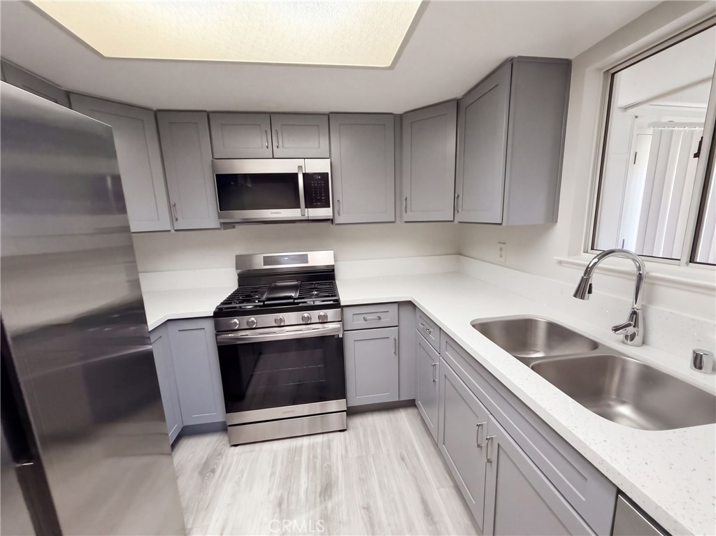 2591 Bedford Avenue Property Photo 8
