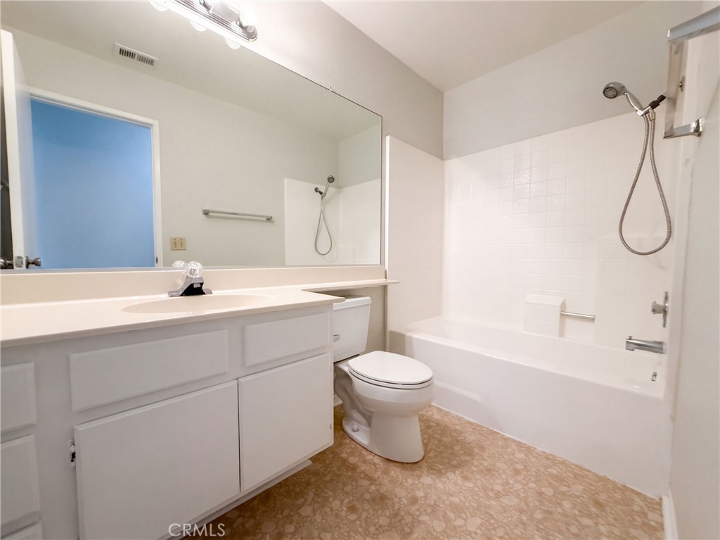 2591 Bedford Avenue Property Photo 11