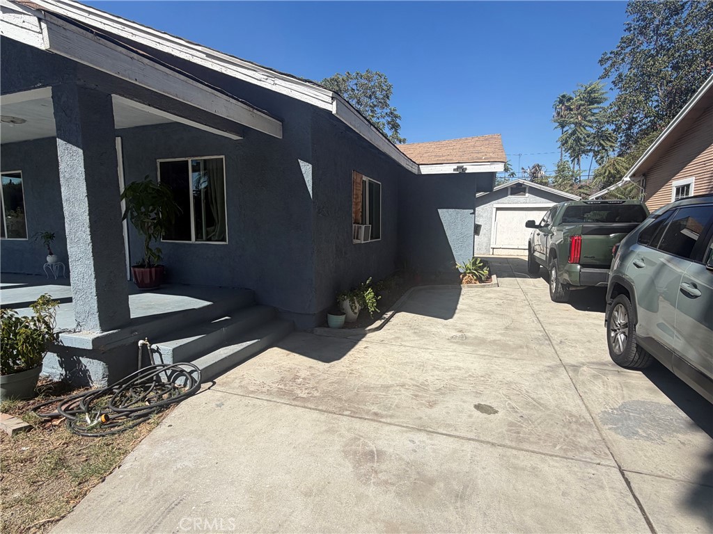124 E Temple Property Photo 2