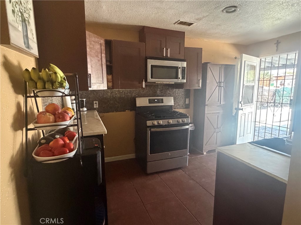 124 E Temple Property Photo 6
