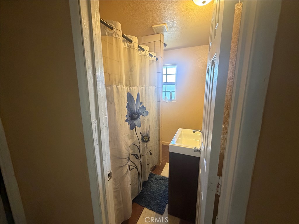 124 E Temple Property Photo 11