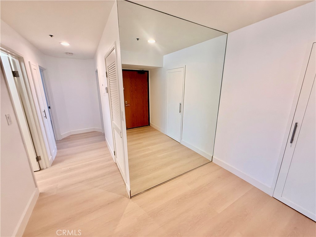 1310 E Ocean 407 Property Photo 4