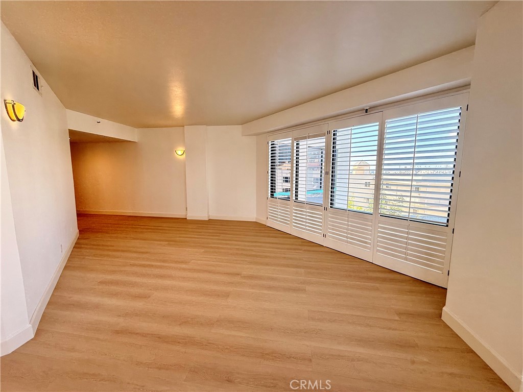 1310 E Ocean 407 Property Photo 8