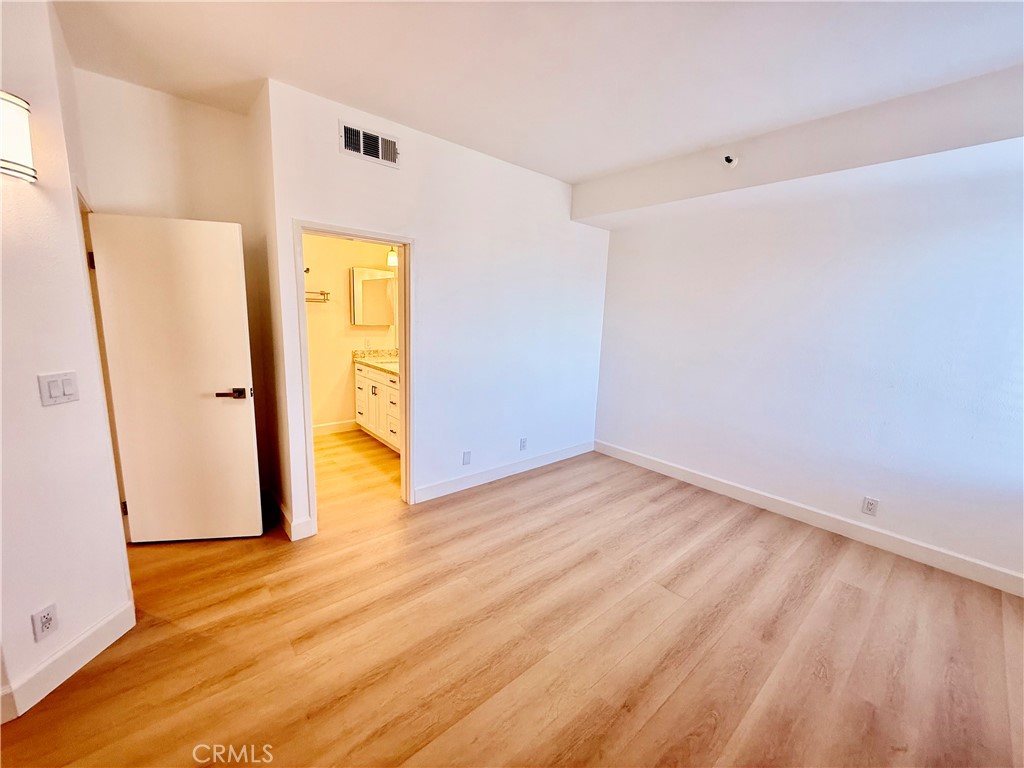 1310 E Ocean 407 Property Photo 26