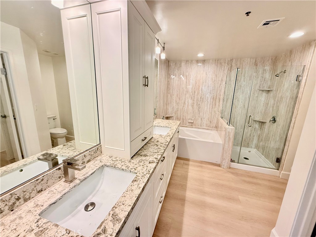 1310 E Ocean 407 Property Photo 31