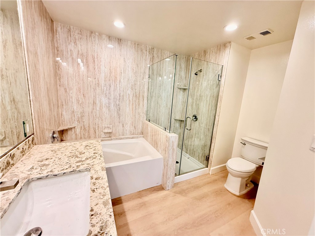 1310 E Ocean 407 Property Photo 32